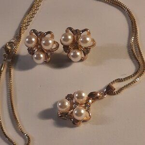 Brand New 18K Gold Plated Chain Pearls, Rhinestones Jewelry Set